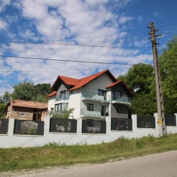 pensiunea ALBERO, hotel en Curtea de Argeş