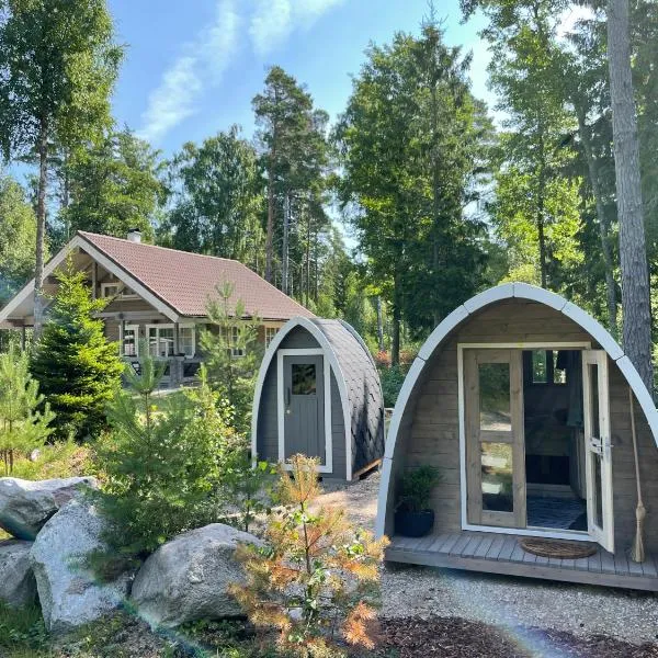 Merineitsi metsamaja, hotel in Tahkuna