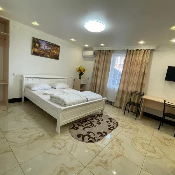 Shaarei Zion, hotel in Umanʼ