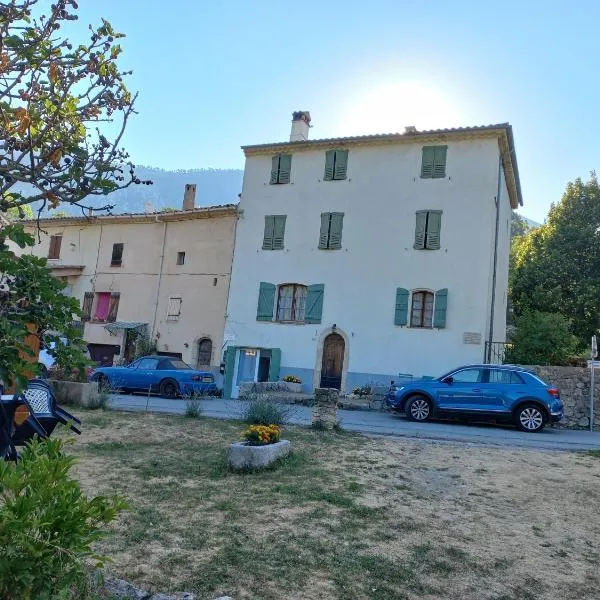 Maison de caractère, hotel en La Bastide