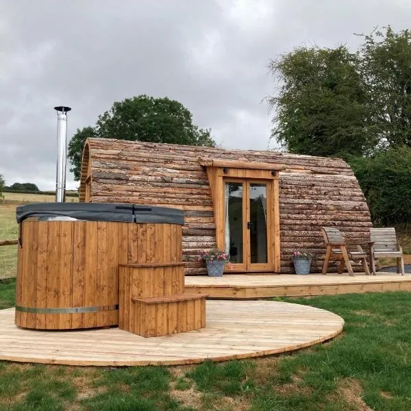 Delor - Bryntalch Glamping Pods, ξενοδοχείο σε Montgomery