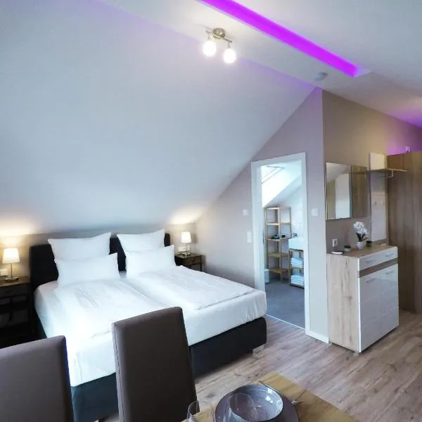 -Neubau- 30qm Dach-Apartment, hôtel à Fulde