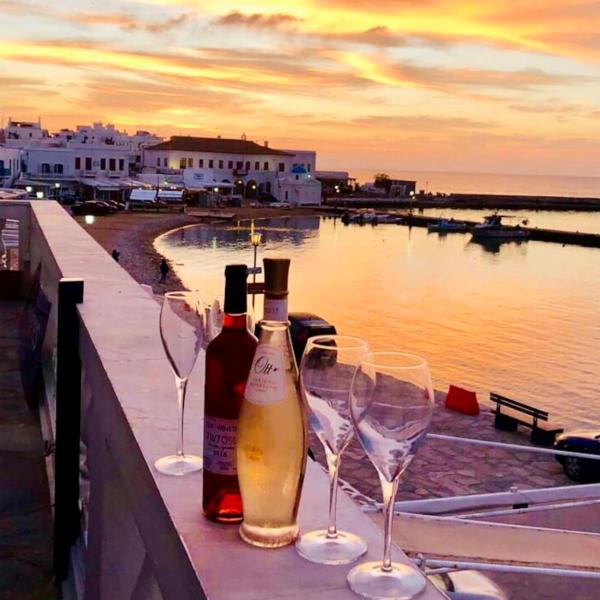 Mykonos Old Harbor Front Suite with Balcony