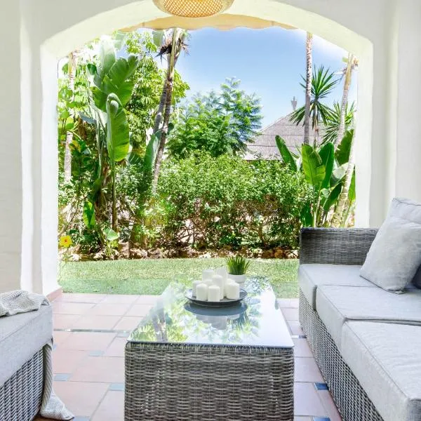 ADE10- Front line beach San Pedro by Roomservices, hotel en Marbella