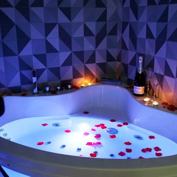 Apartamentos Las trece llaves Jacuzzi bajo reserva, hotel in Merida