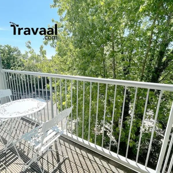 Travaal - 2 Bed Serviced Apartment Farnborough, hotel en Farnborough