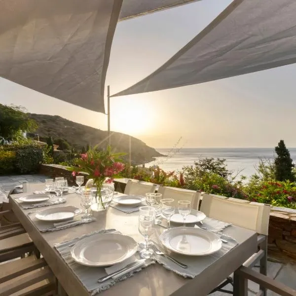 Seabreeze house by the sea by Andros Villas Collection, hotel in Steniaí