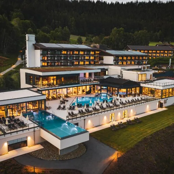 Sonnenhof Resort Bayerischer Wald, hotel in Lam