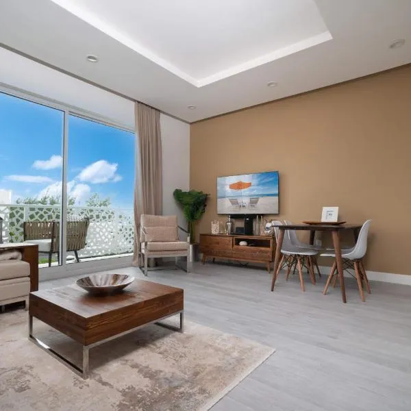 Luxury 1 bed apartment near Seven Mile Beach at The Grove - Villa Nature Bliss, hotell sihtkohas Upper Land