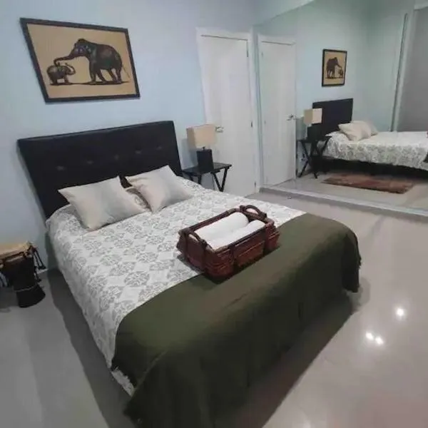 APARTAMENTO PRIVADO CERCA DE IFEMA y AEROPUERTO, отель в городе Мадрид