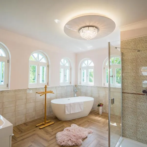 Harmony Boutique Villa, hotel in Siófok