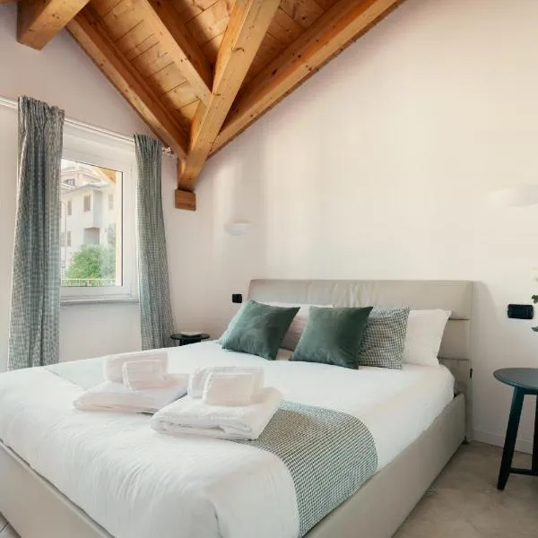 Residence Antico Torchio, hotel v destinaci Dervio