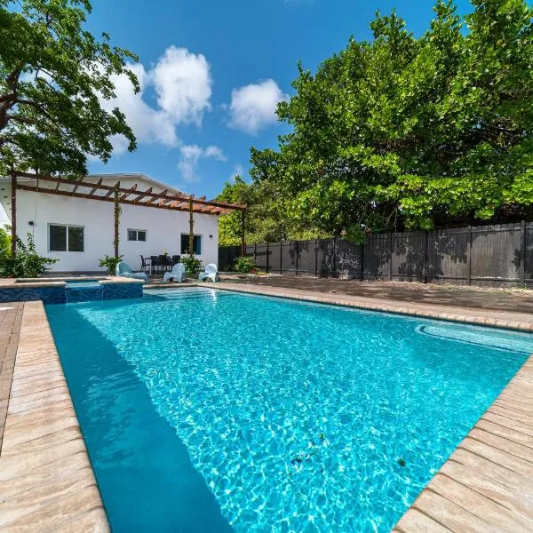Pool Boutique Villa by the Beach 1, hôtel à Hallandale Beach