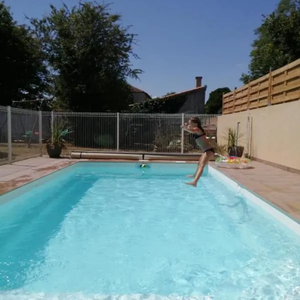 les tourterelles, Hotel in Chabournay