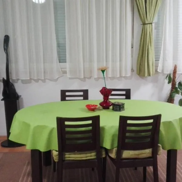 STUDIO APARTMAN Marita, hotel in Split