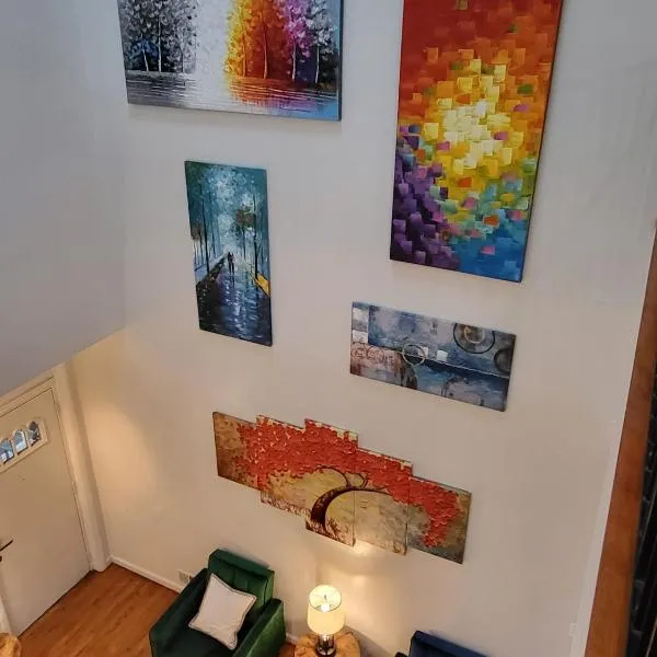 Reservoir Hill Mansion - 4 bedrooms, hotel in Baltimore