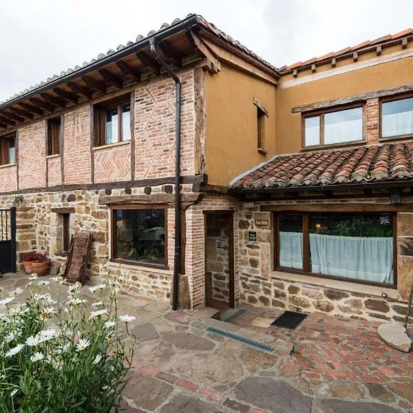 Hotel Rural Piedra Abierta, hotel a San Martín de Perapertú