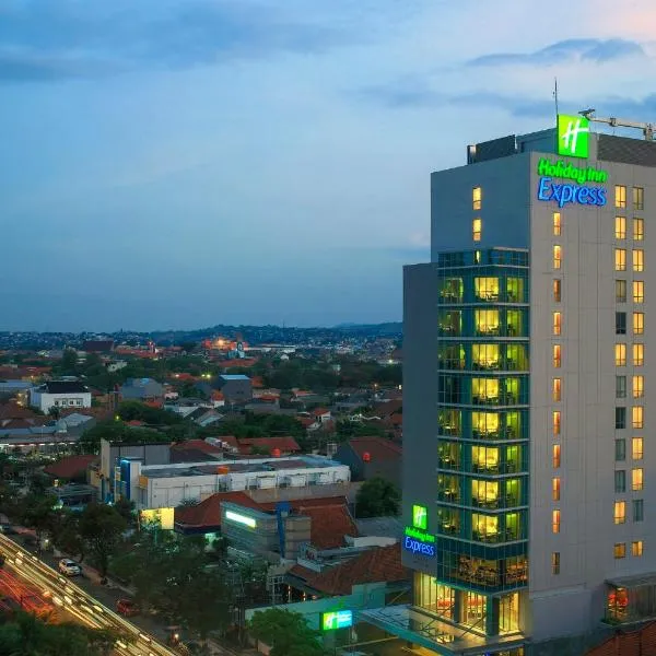 Holiday Inn Express Semarang Simpang Lima by IHG, hotel v destinaci Semarang