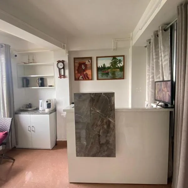 The Palm Guest House, מלון בKohīma