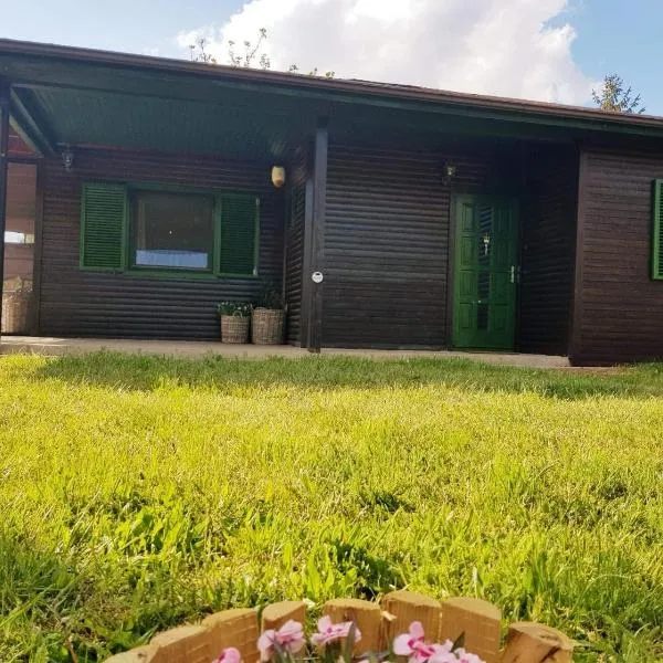 ZöldPortál Vendégház Tiszanána -Dinnyéshát、Dinnyéshátのホテル