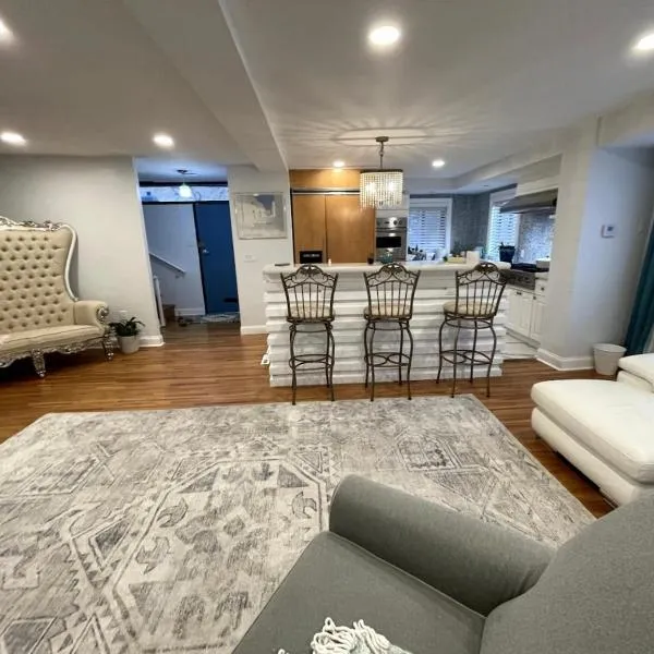 A Regal Retreat- Exclusive Parking, Prime Location, Hotel in Philadelphia