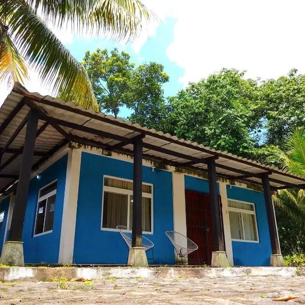 Casa 3 a 5 min del Irtra, hotell i Retalhuleu