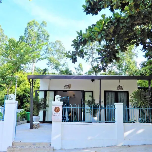 Crest House Beachside - Three-bedroom Private House on Cham Island Hoi An, hôtel à Tân Hiệp