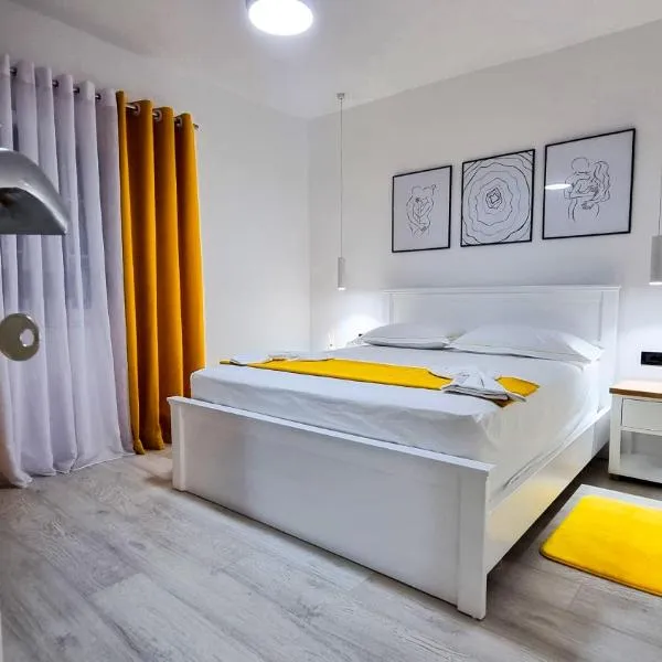 'The Yellow' Condo, hotel en Berat