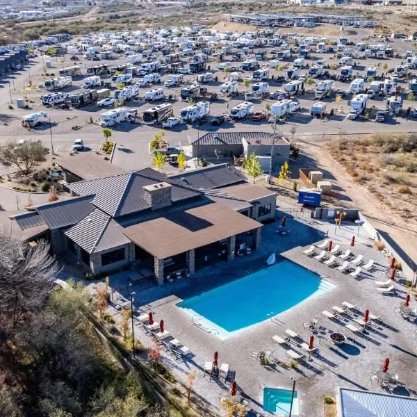 Verde Ranch RV Resort, hotel in Camp Verde