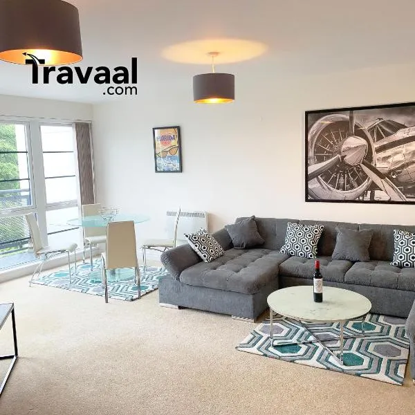 Travaal.©om - 2 Bed Serviced Apartment Farnborough, hotel a Farnborough