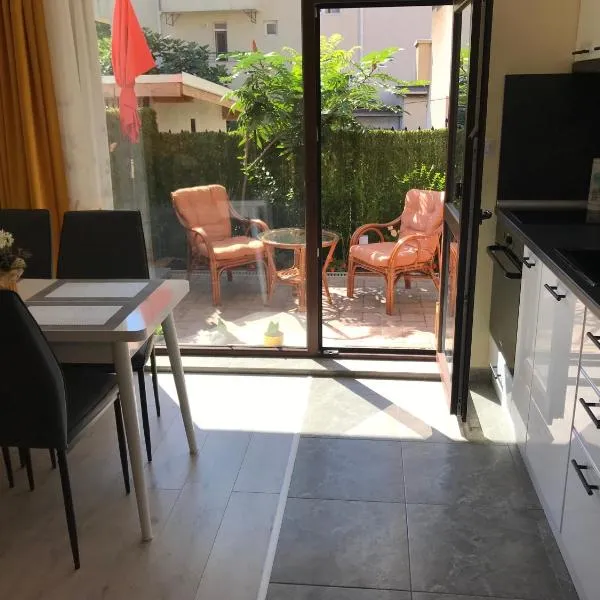 Sunrise City A2, Sarafovo, khách sạn ở Burgas City