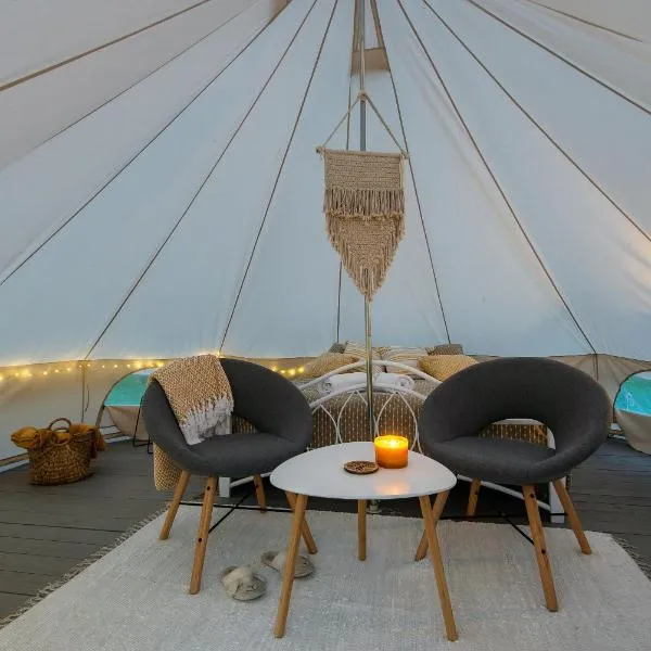 Glempings Laimes Taure – hotel w mieście Vabole