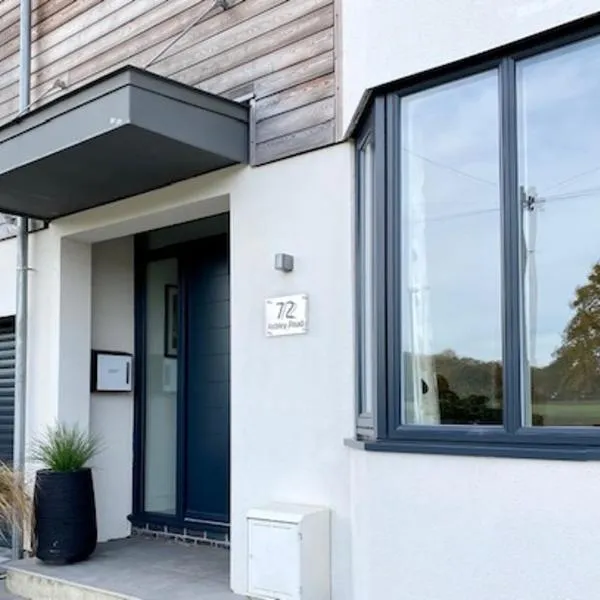 72 Ashley Road, Hotel in Newmarket