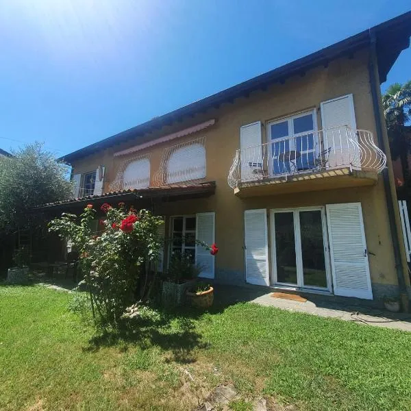 Golden Hill - Big rooms with Kitchen and Garden, hotel en Collina d'Oro