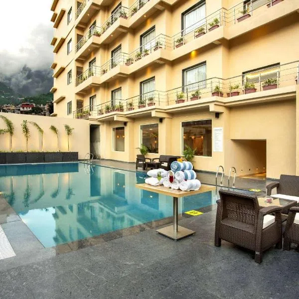 Ramada by Wyndham Katra Station Road, khách sạn ở Katra