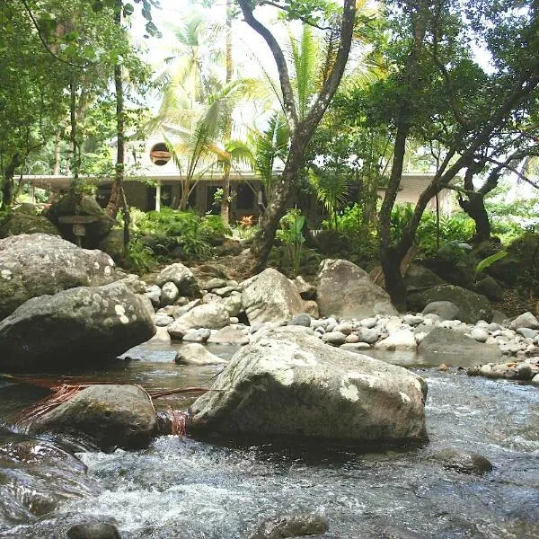 Citrus Creek Plantation, hotel in La Plaine