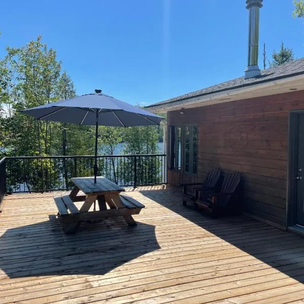 Les Chalets du Lac Grenier, hotel en Chertsey