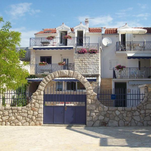 Apartment Jezera 5057b