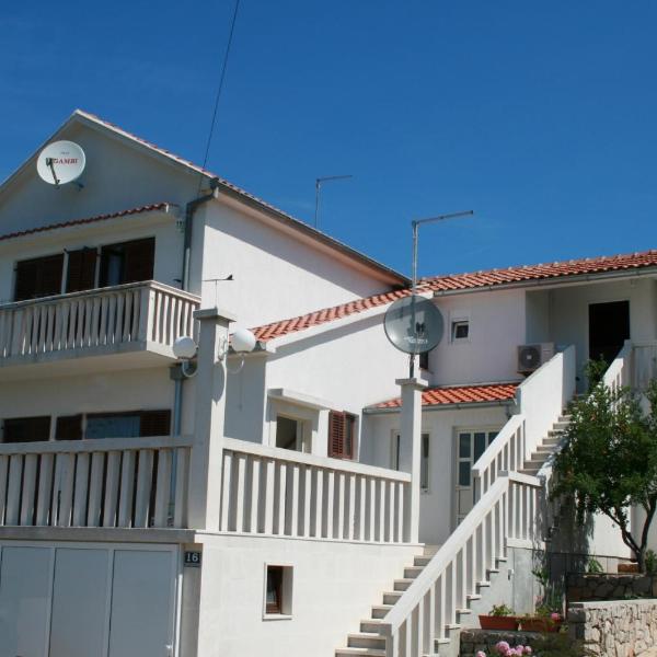 Apartments with a parking space Jezera, Murter - 5079