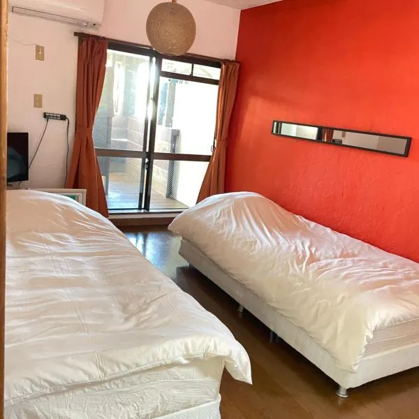 ゲストハウス303, hotel en Zamami