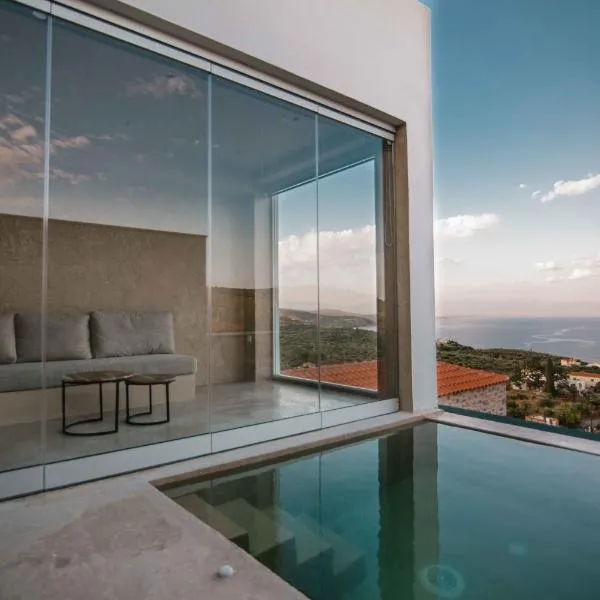Mani Luxury Suites and Studios in Gytheio with Private Pools – hotel w mieście Gythio