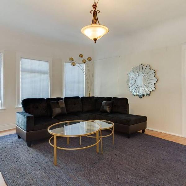 5 Bedroom Koreatown Charmer near DTLA, Los Ángeles