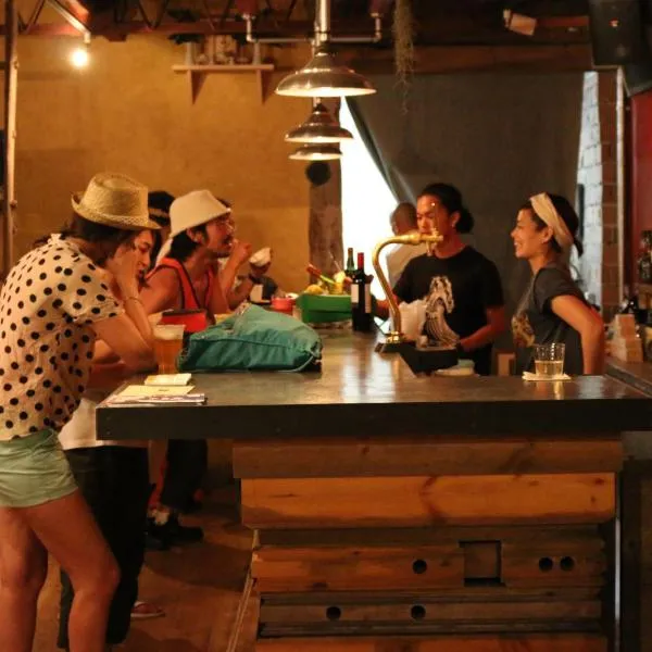 Kamp Houkan-cho Backpacker's Inn & Lounge, hotel in Okayama