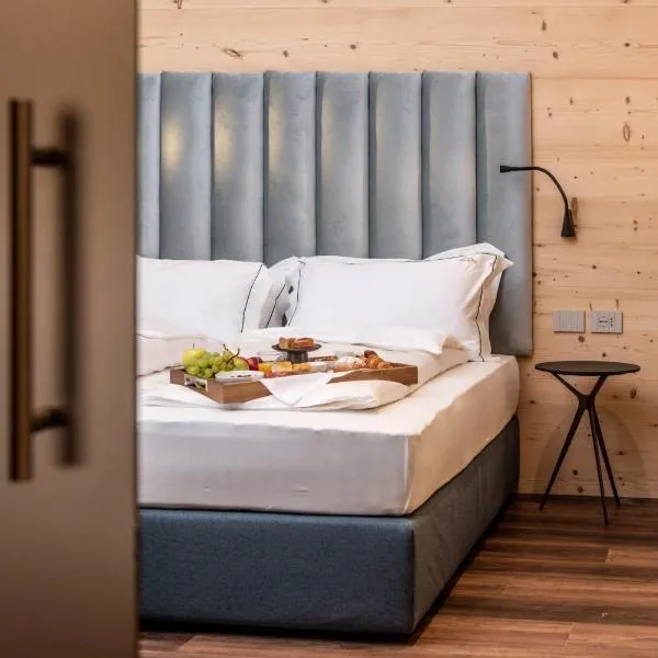 Calepina Alpine Suite, hotel in Trento
