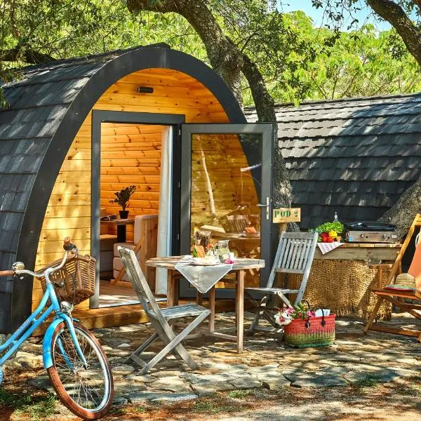 Au Paradis des Campeurs、レ・ズィサンブルのホテル