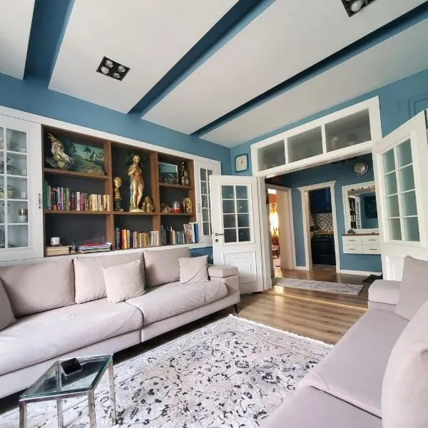 Apartamenti8 Korca, hotel in Korçë