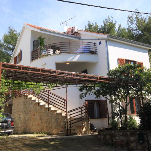 Apartments with a parking space Zavala, Hvar - 8710