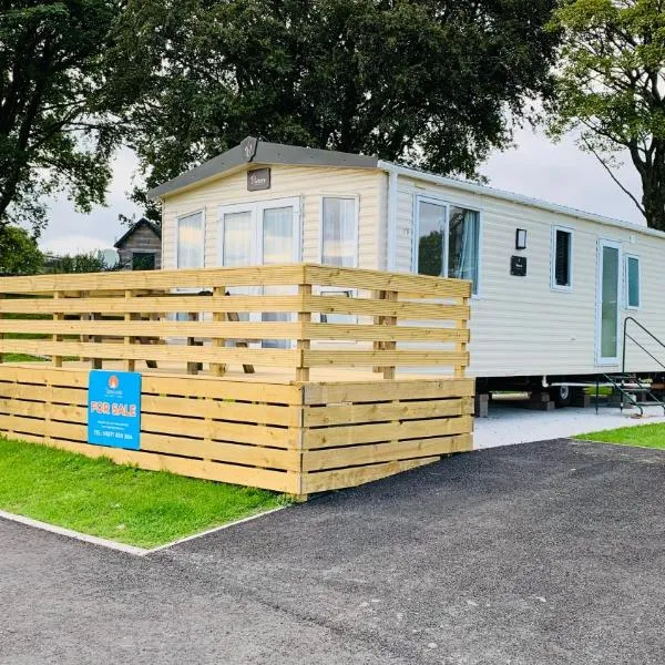 HV66 - FREE WIFI-3 Bedrooms Indoor Pool Loch Views Fishing Golf Riding Shooting Water Sports 15 Mins Drive To Beaches PASSES NOT INCLUDED Most Activities Will Not Be Available Out Of Season Please Check Before Booking, hotel di Newton Stewart
