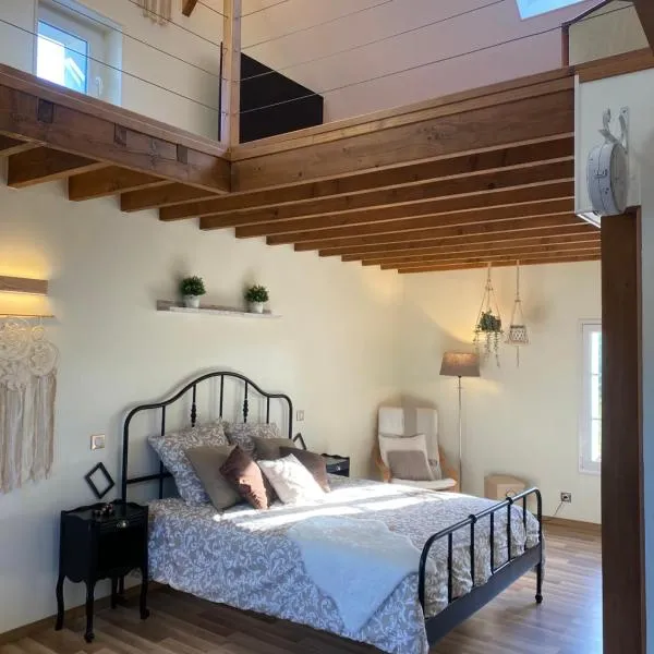 Les volets bleus, hôtel à Cierges