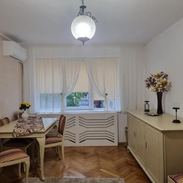 Apartament QUIET、ガラツィのホテル